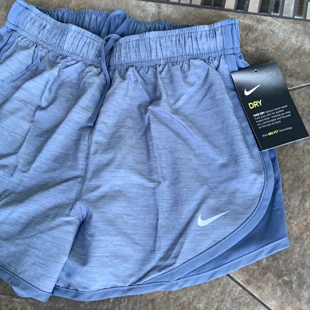 NIKE WMNS RUNNING SHORTS - Picture 4 of 16